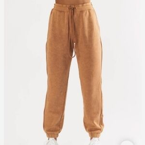Alphalete clay women's‎ joggers